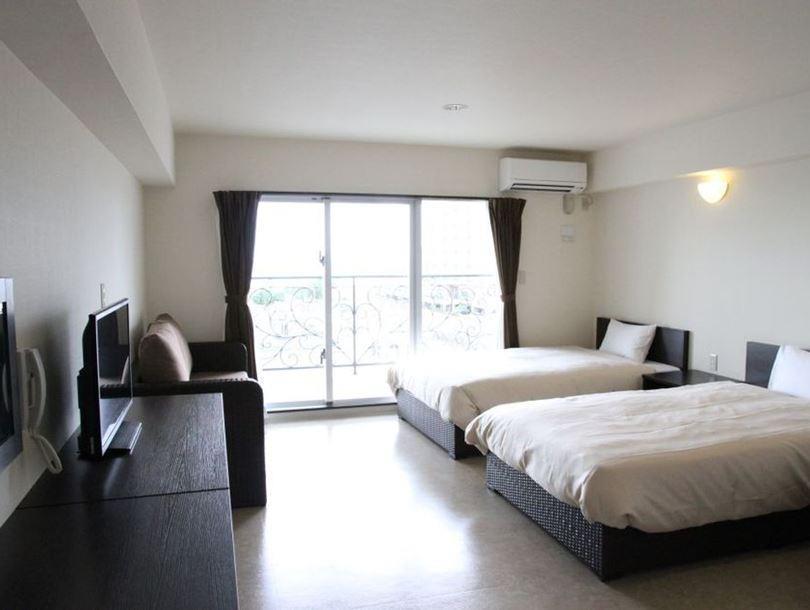 Condominium Hotel Monpa Chatan Eksteriør billede