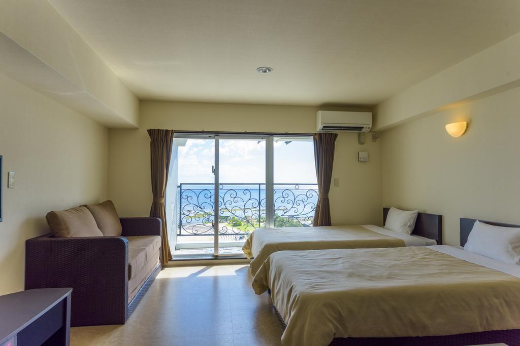 Condominium Hotel Monpa Chatan Eksteriør billede