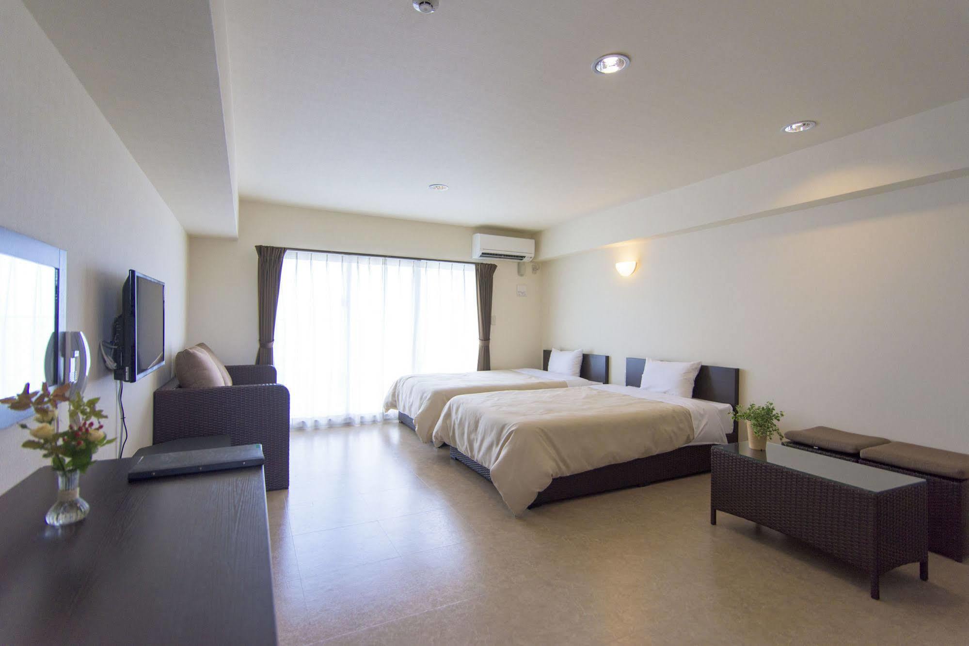 Condominium Hotel Monpa Chatan Eksteriør billede