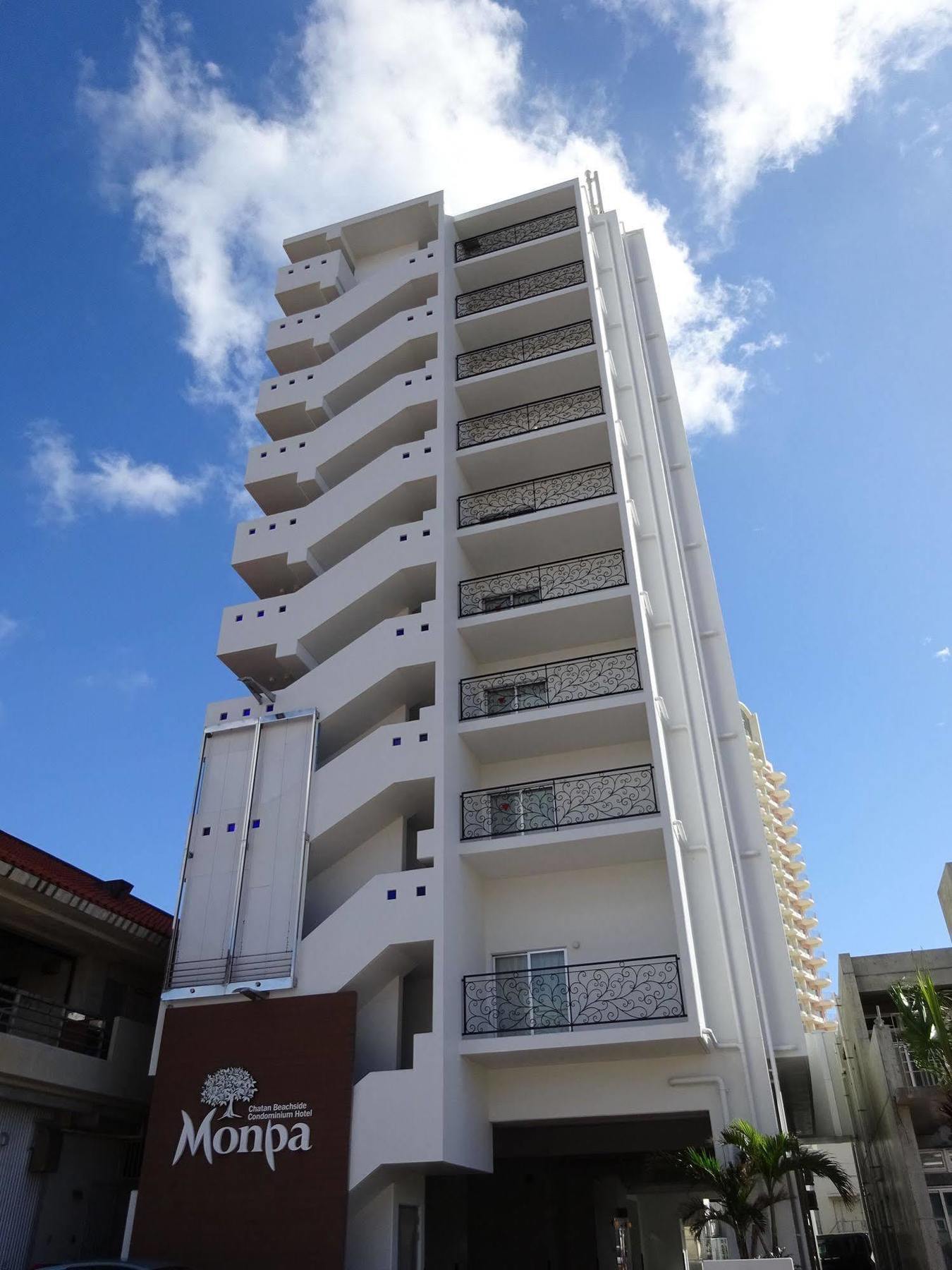 Condominium Hotel Monpa Chatan Eksteriør billede