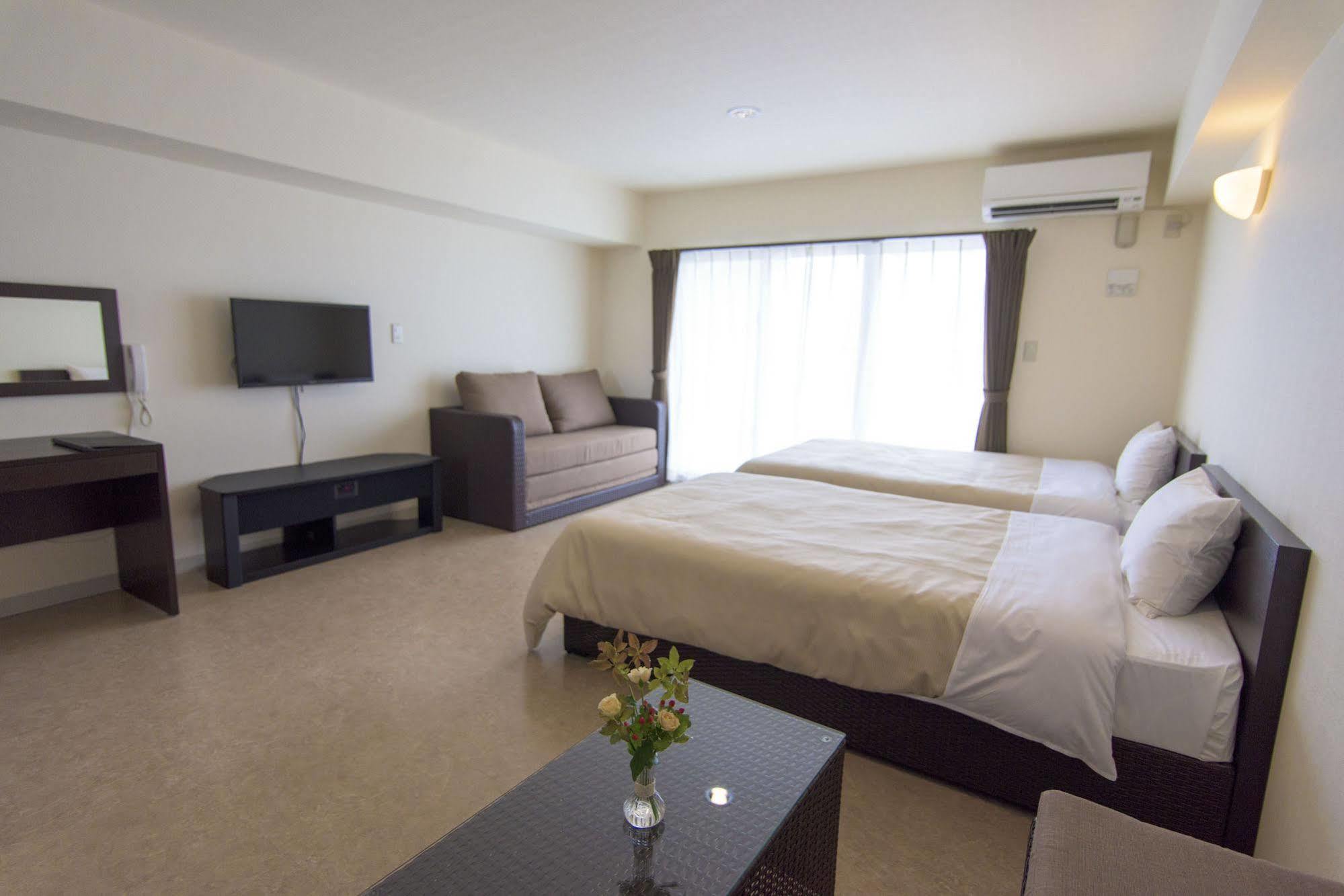 Condominium Hotel Monpa Chatan Eksteriør billede